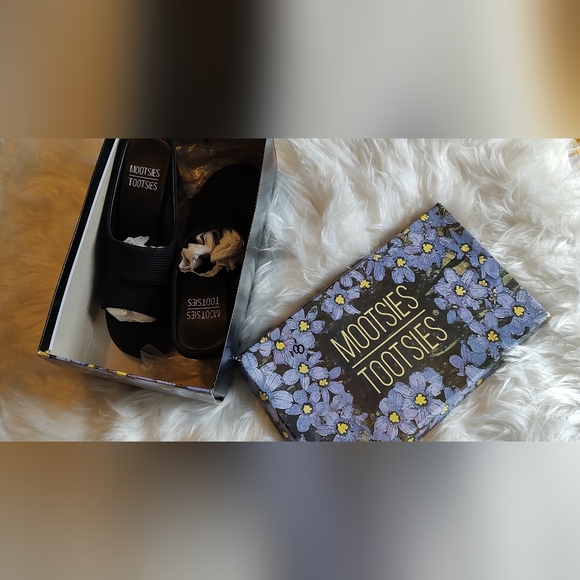 Mootsies Tootsies Freddi Black Banded Chunk Heel, Size 8, Black - Picture 2 of 15